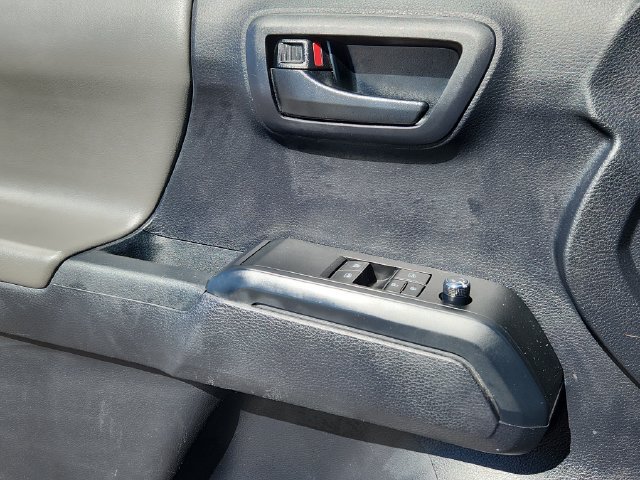 Used 2018 Toyota Tacoma SR RWD image 6