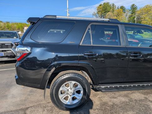 Certified 2022 Toyota 4Runner SR5 Premium w/ Moonroof Package AWD/4WD image 7