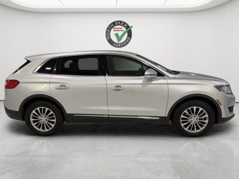 Used 2018 Lincoln MKX Select w/ Select Plus Package FWD image 6