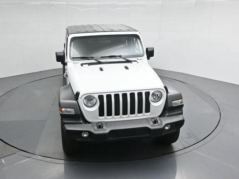 Used 2020 Jeep Gladiator Sport image 34