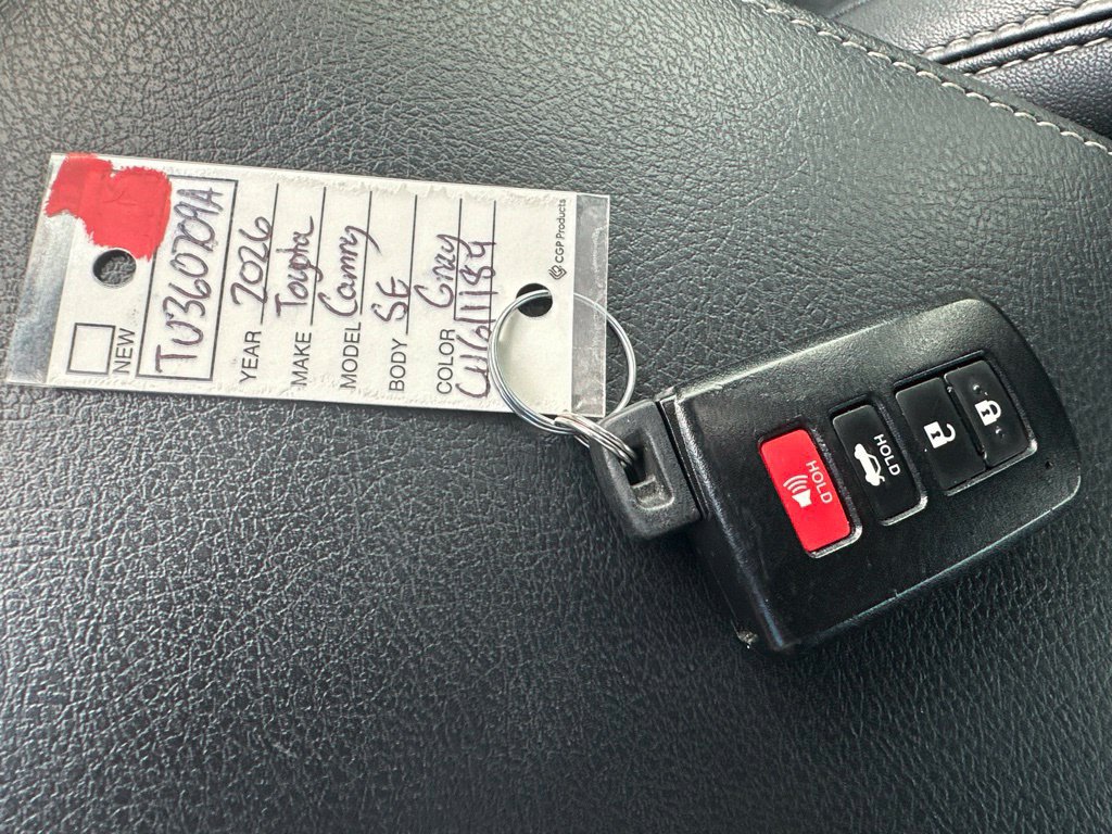 Used 2012 Toyota Camry SE w/ Leather Pkg FWD image 20