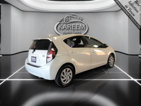 Used 2015 Toyota Prius C Three FWD image 5