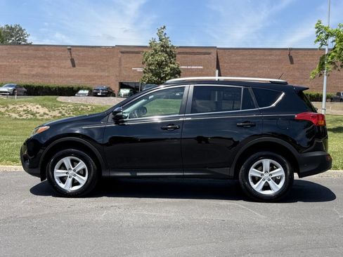 Used 2013 Toyota RAV4 XLE FWD image 7