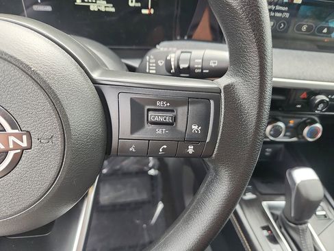 Certified 2025 Nissan Kicks SV AWD/4WD image 22