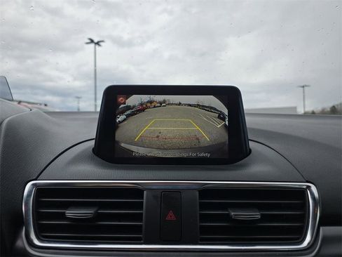 Used 2018 MAZDA MAZDA3 Grand Touring image 27