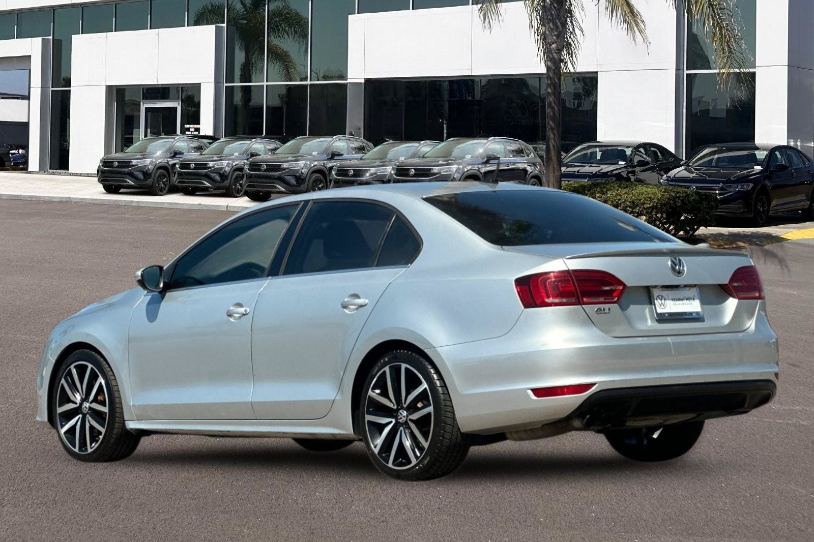Used 2014 Volkswagen Jetta GLI Autobahn FWD image 5