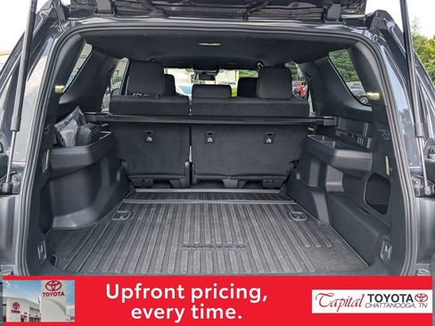Used 2025 Toyota 4Runner SR5 AWD/4WD image 10