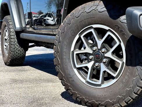 Used 2025 Jeep Wrangler Unlimited Rubicon w/ Convenience Group image 2