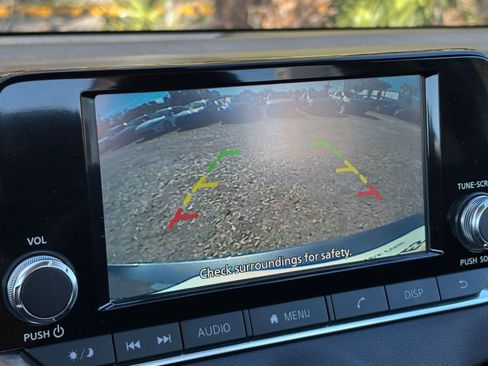 Used 2025 Nissan Sentra S image 24