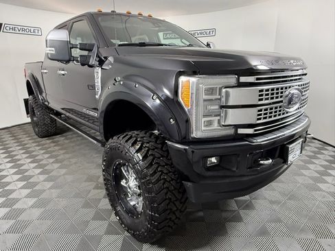 Used 2017 Ford F250 Platinum w/ Platinum Ultimate Package image 7