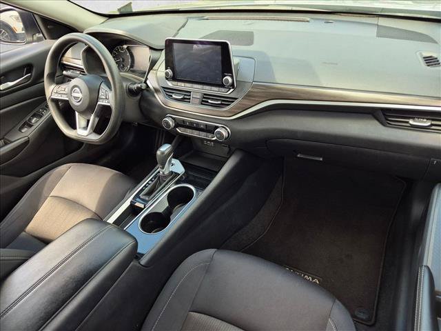 Used 2024 Nissan Altima 2.5 SV FWD image 20