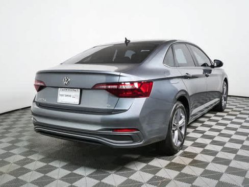 Used 2024 Volkswagen Jetta SE FWD image 26