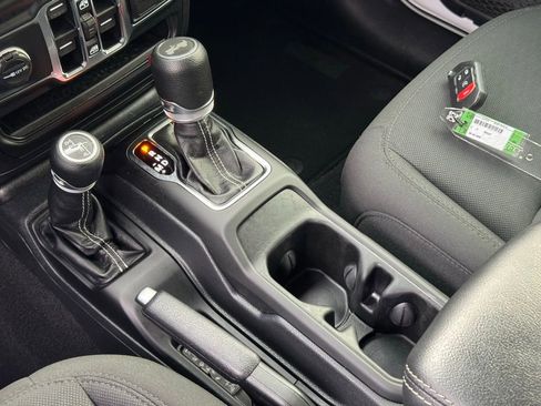 Used 2021 Jeep Wrangler Unlimited Sahara w/ Safety Group image 34