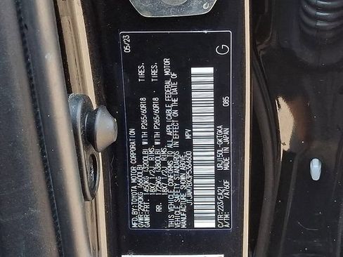 Certified 2023 Lexus GX 460 Premium w/ Premium Package AWD/4WD image 27