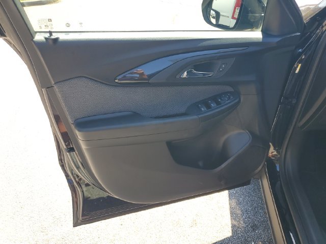 Used 2022 Chevrolet TrailBlazer LT w/ Convenience Package FWD image 24