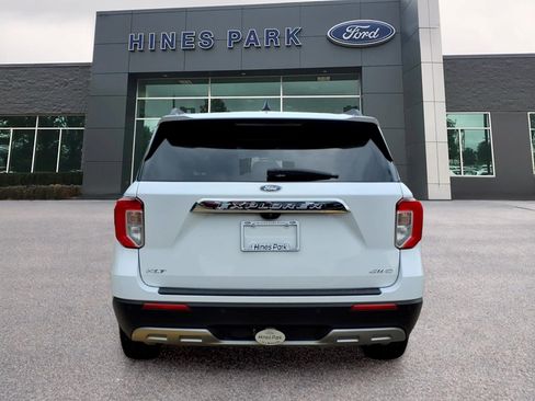 Used 2021 Ford Explorer XLT w/ Equipment Group 202A AWD/4WD image 6
