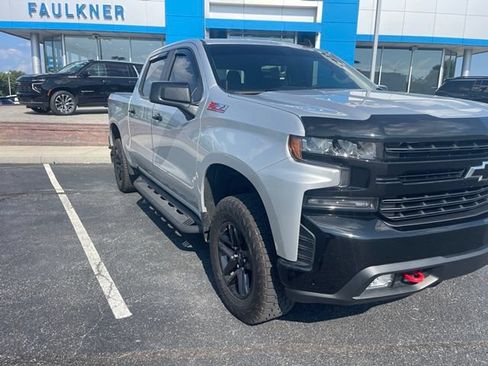 Used 2020 Chevrolet Silverado 1500 LT Trail Boss AWD/4WD image 9