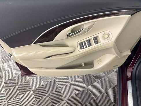 Used 2015 Buick LaCrosse Premium FWD image 22