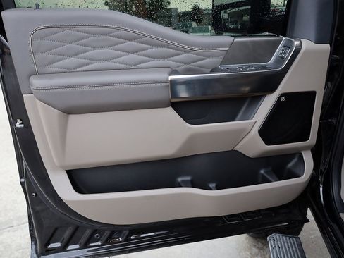 Used 2025 Ford F350 Platinum w/ Platinum Plus Package image 14