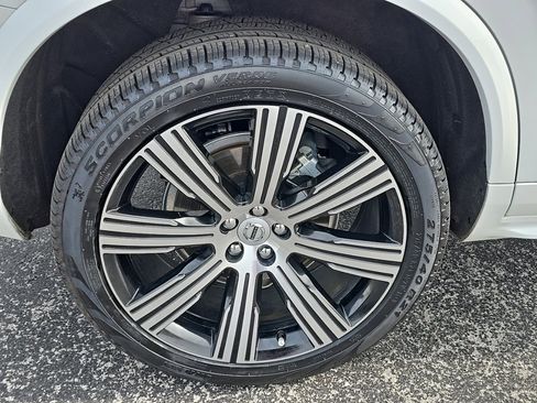 Used 2025 Volvo XC90 B6 Ultra w/ Protection Package Premier image 8