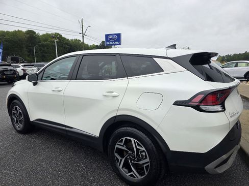 Used 2023 Kia Sportage LX image 7