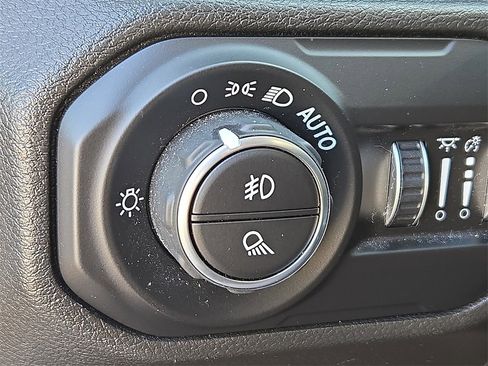 Used 2022 Jeep Gladiator Sport image 23