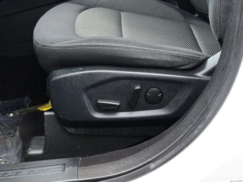 Used 2019 Ford Explorer XLT w/ Equipment Group 201A image 11