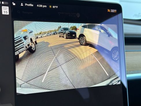 Used 2021 Tesla Model Y Long Range AWD/4WD image 23