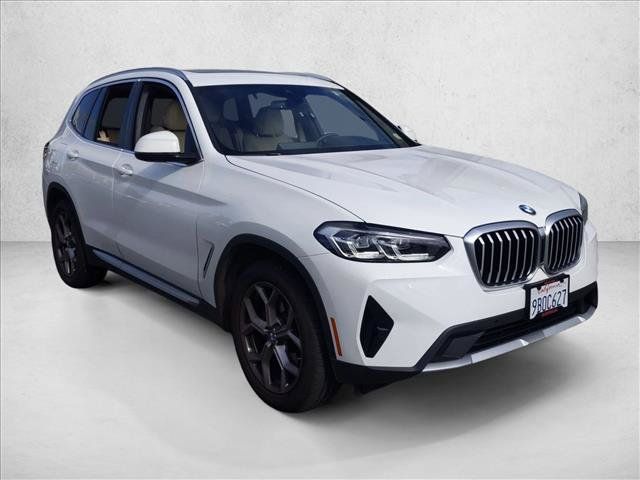 Used 2022 BMW X3 xDrive30i AWD/4WD image 3