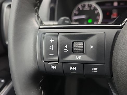 Used 2024 Nissan Pathfinder SL AWD/4WD image 24