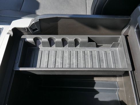 Used 2015 Ford F150 Lariat image 47