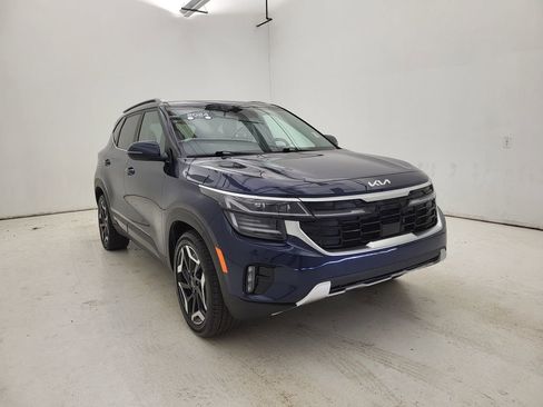 Used 2024 Kia Seltos SX w/ SX Sunroof Package image 17