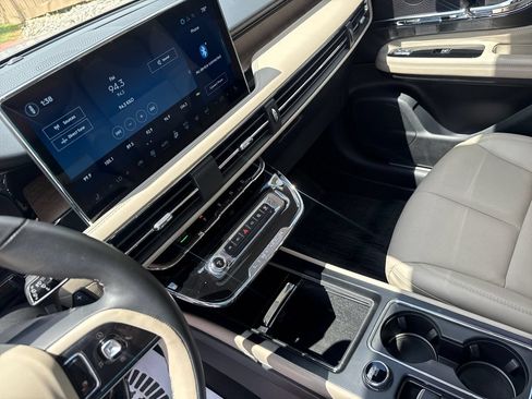 Certified 2025 Lincoln Corsair Grand Touring AWD/4WD image 17