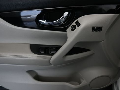 Used 2022 Nissan Rogue Sport SV w/ Technology Package image 10