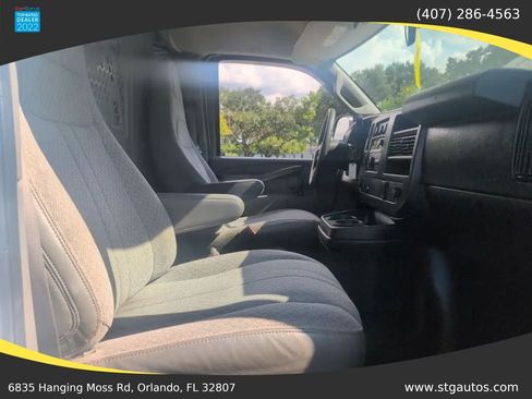 Used 2017 GMC Savana 2500 RWD image 20