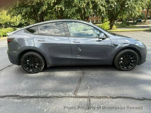 Used 2023 Tesla Model Y AWD image 6