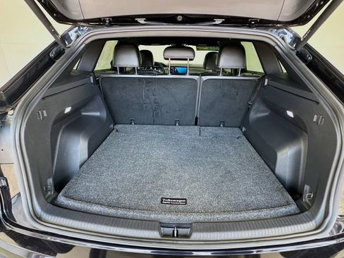 Used 2024 Volkswagen Atlas Cross Sport SE w/ Panoramic Sunroof Package FWD image 26