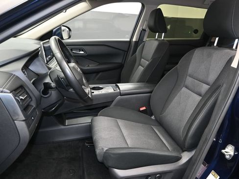 Used 2025 Nissan Rogue SV FWD image 19