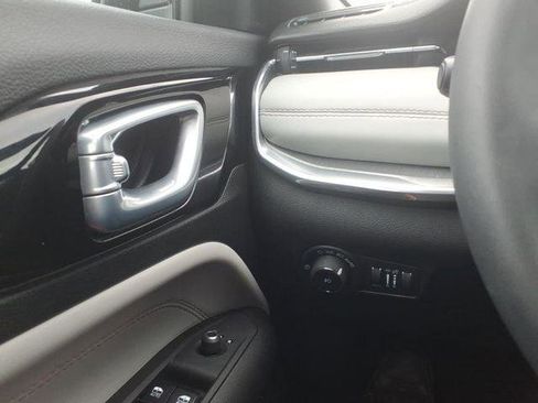 Certified 2024 Jeep Compass Limited image 20