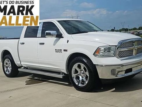 Used 2014 RAM 1500 Laramie w/ Convenience Group AWD/4WD image 2