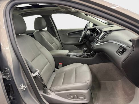 Used 2018 Chevrolet Impala LT image 12
