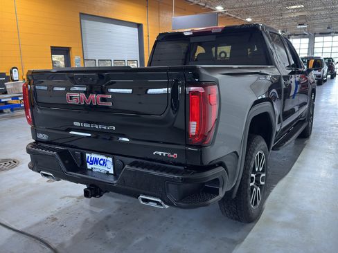 Used 2025 GMC Sierra 1500 AT4 w/ AT4 Premium Package AWD/4WD image 5