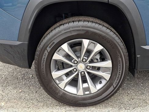 New 2026 Chevrolet Equinox LT w/ Safety and Technology Package FWD image 5