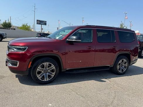 Used 2024 Jeep Wagoneer Series II w/ Flexible Seating Group AWD/4WD image 3