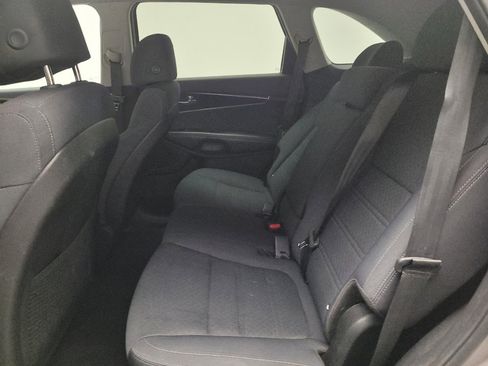 Used 2017 Kia Sorento AWD w/ LX Convenience Package image 18
