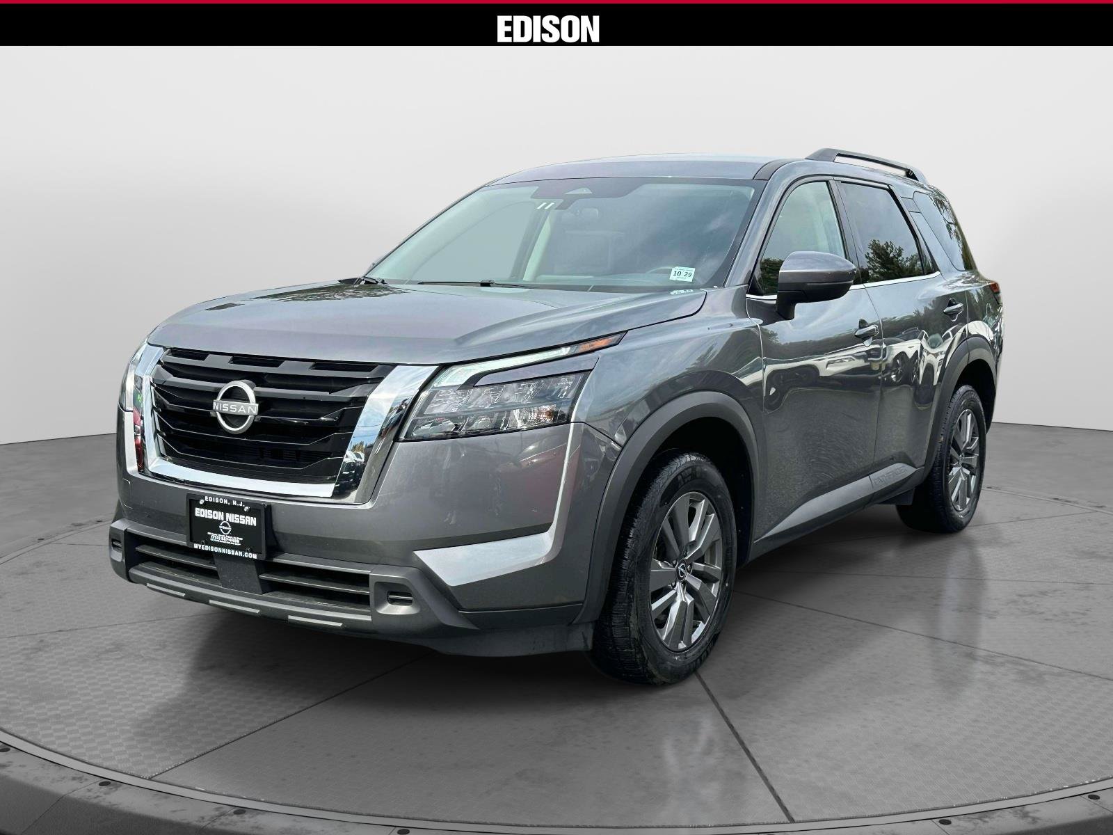 Used 2025 Nissan Pathfinder SV AWD/4WD image 2