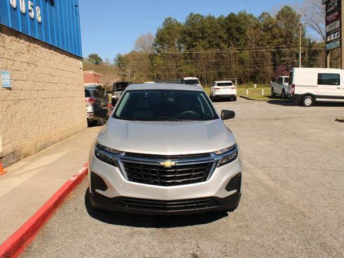 Used 2022 Chevrolet Equinox LS image 2