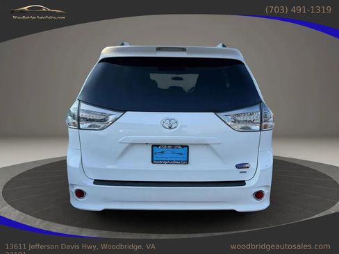 Used 2016 Toyota Sienna SE Premium image 7