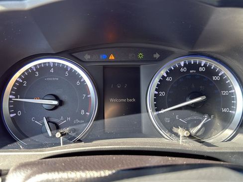 Used 2016 Toyota Highlander XLE image 11