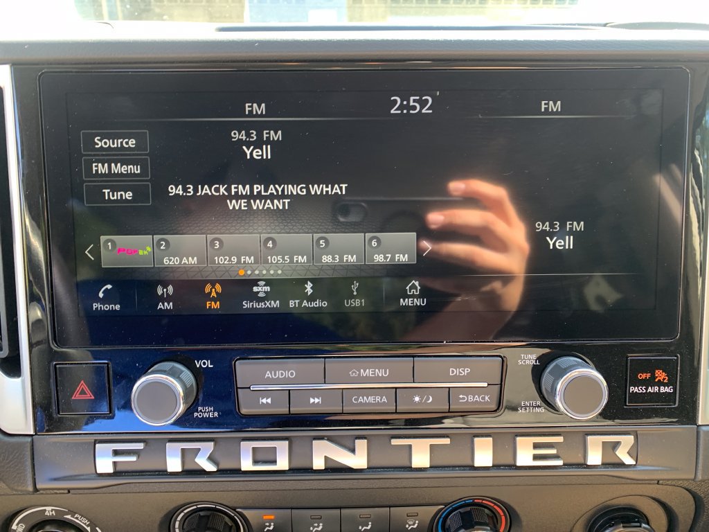 Used 2025 Nissan Frontier SV AWD/4WD image 14